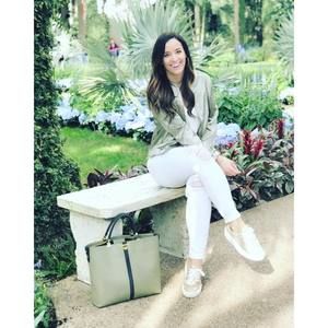 Meet your Posher, Danielle